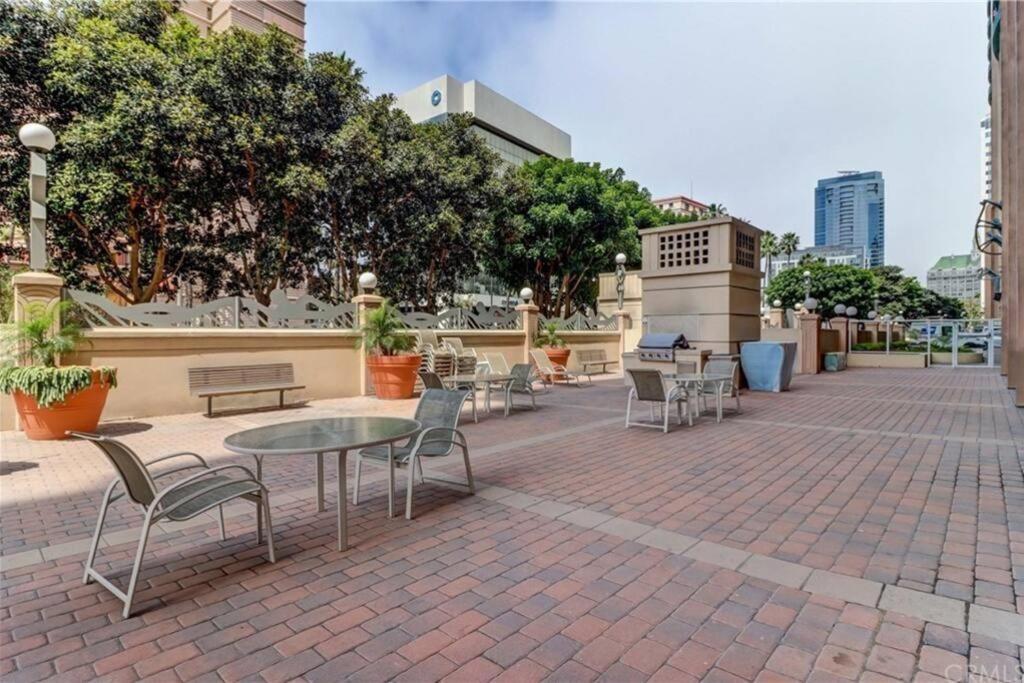 A Corner Unit With Ocean Views From Every Room Long Beach Exterior foto