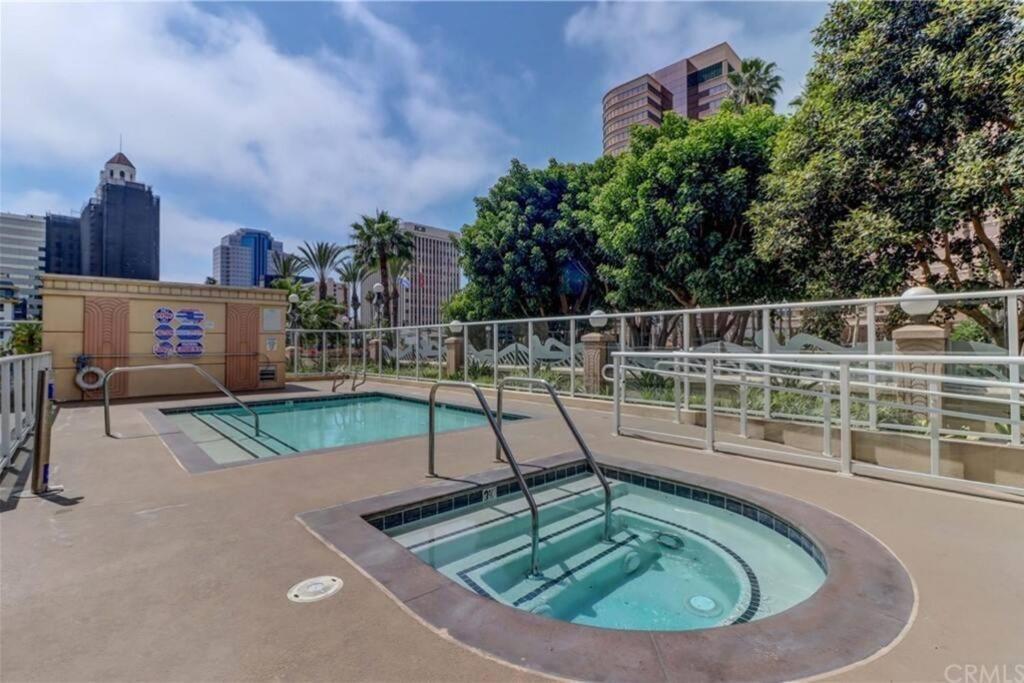A Corner Unit With Ocean Views From Every Room Long Beach Exterior foto